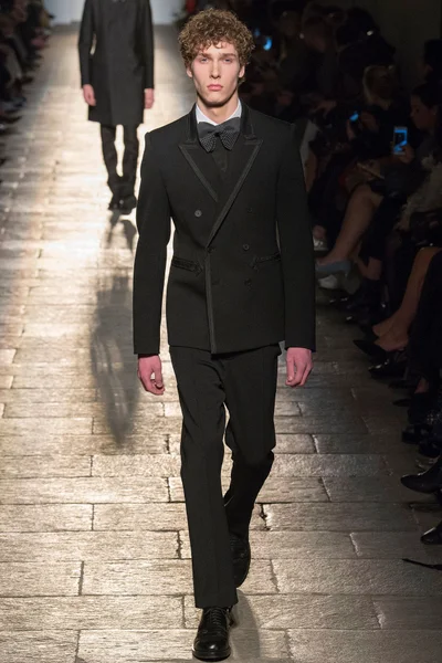 Look 62